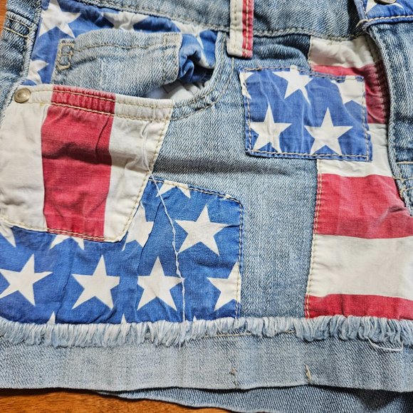 patriotic LEI Ashley red, white, blue shorts distressed size 9 - Picture 5 of 5